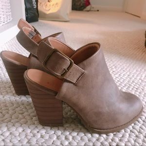 never been used boutique tan boots!